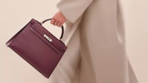 エルメス ケリーの定価は？サイズ別価格一覧とバーキンとの比較